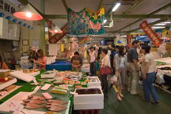 金沢港いきいき魚市